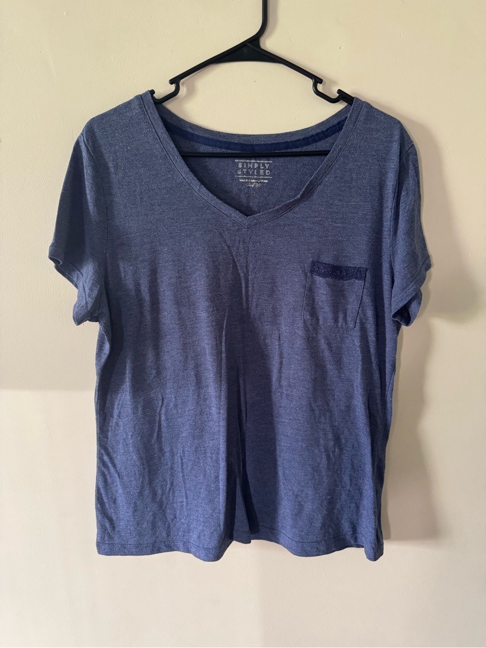 Simply Styled Blue V-Neck Pocket Tee Size XL Casual Basic Top
